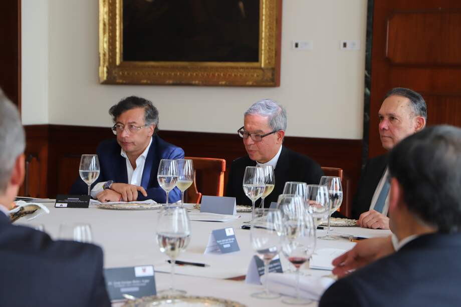 Los líderes del Ejecutivo y del Legislativo se reunieron para discutir el camino a la unidad nacional con el cardenal Luis José Rueda.