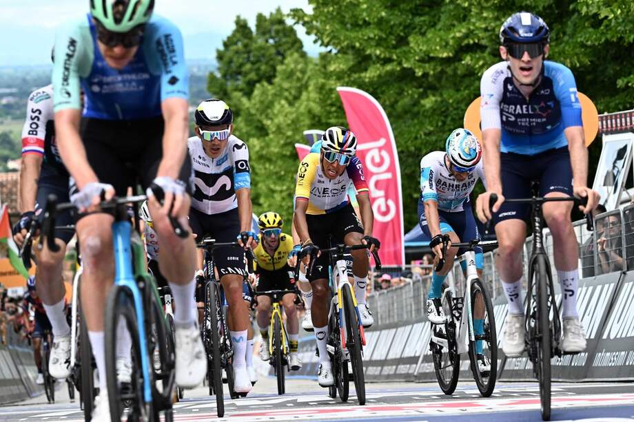 Los dos colombianos están dentro de los diez mejores de la carrera y las próximas etapas, de gran exigencia, serán definitorias para la clasificación general.