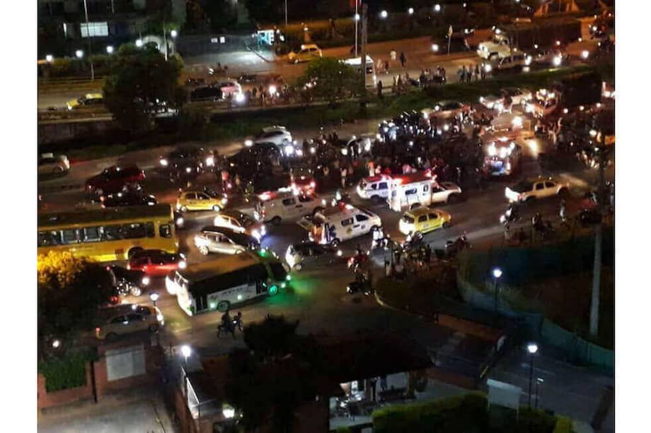 El accidente se registró aproximadamente a las 10:20 p.m. en el sentido norte-sur a la altura de la Ciudadadela Confenalco, en el municipio de Floridablanca. / Suministrada