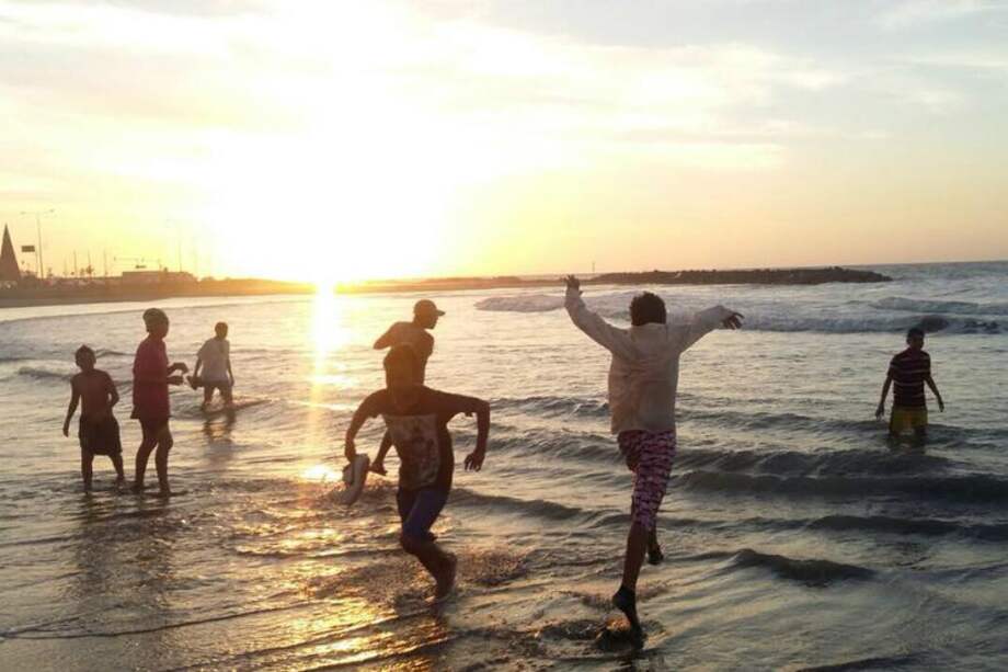 El grupo de 800 niños se dividió para viajar entre ocho ciudades del país. / Idipron.