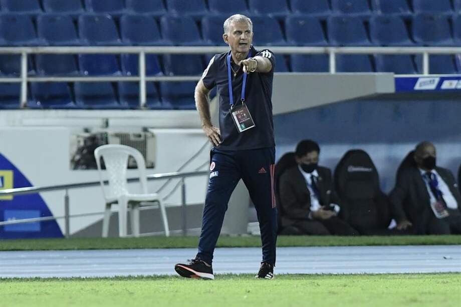 Carlos Queiroz en su debut como director técnico de la selección de Colombia en las eliminatorias a Catar 2022.