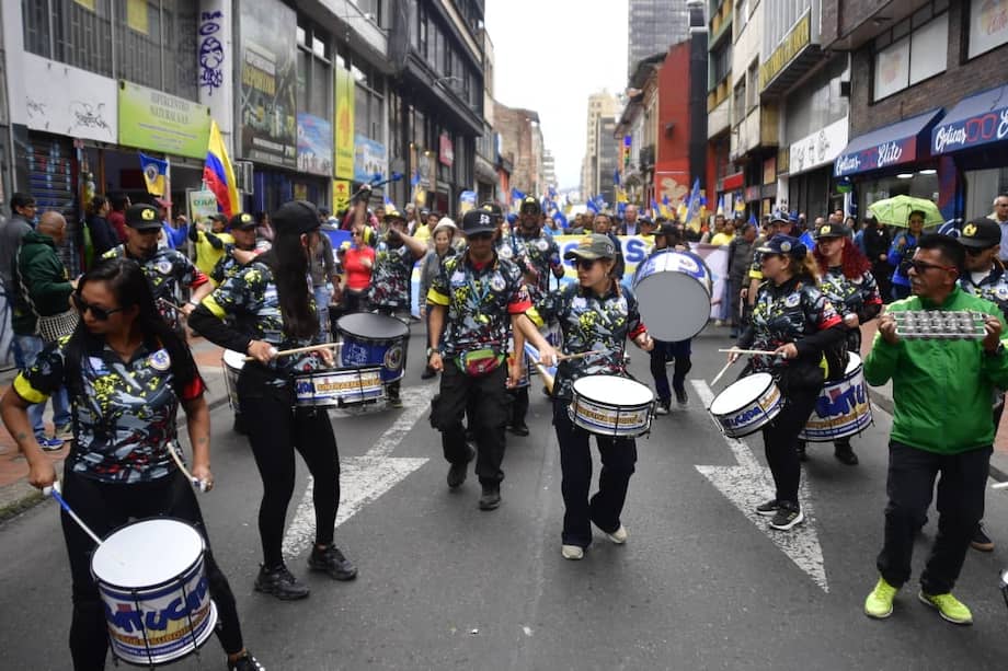 Junto a las centrales obreras, otras organizaciones sociales acompañaron el llamado del presidente Gustavo Petro.