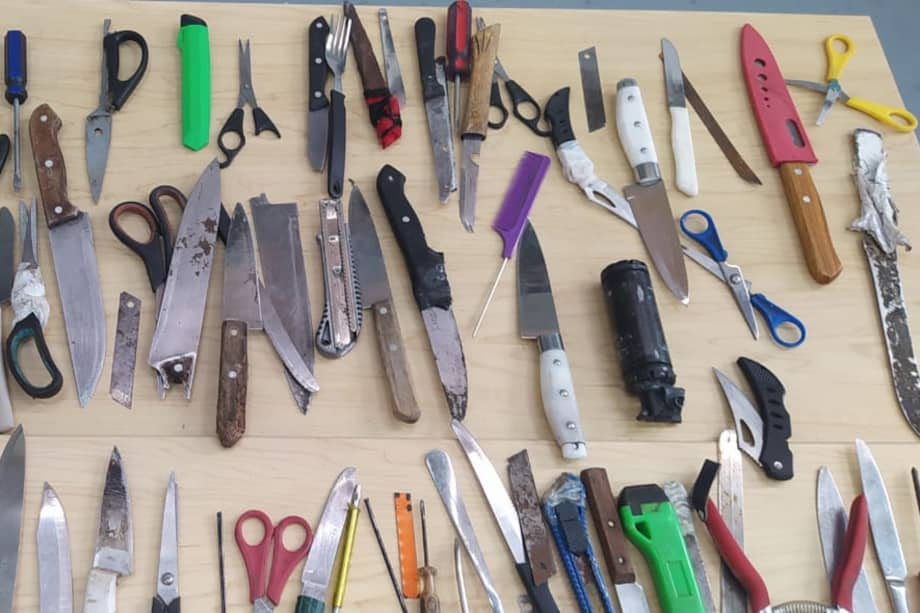 Los elementos fueron entregados por los jóvenes a los promotores de la estrategia Operación Amistad.