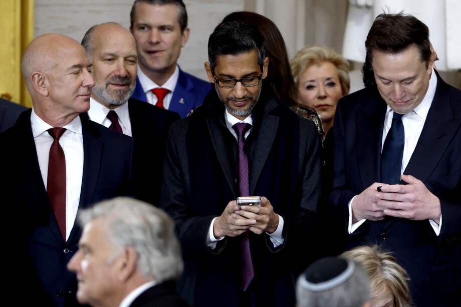 "Los gestos de Trump esta semana muestran que los riquísimos dueños de las empresas tecnológicas tendrán mucho poder e influencia en este gobierno" - Carolina Botero