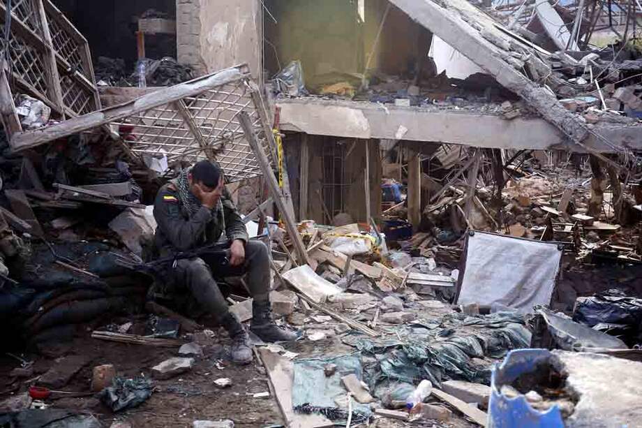 Totalmente destruida quedó la estación de policía en el municipio de Inzá (Cauca). / EFE