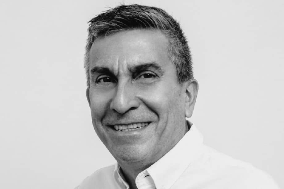 Álvaro Ocampo dice que pertenece a una familia que se ha criado entre el aroma de los cueros y los pegamentos. / Archivo Particular