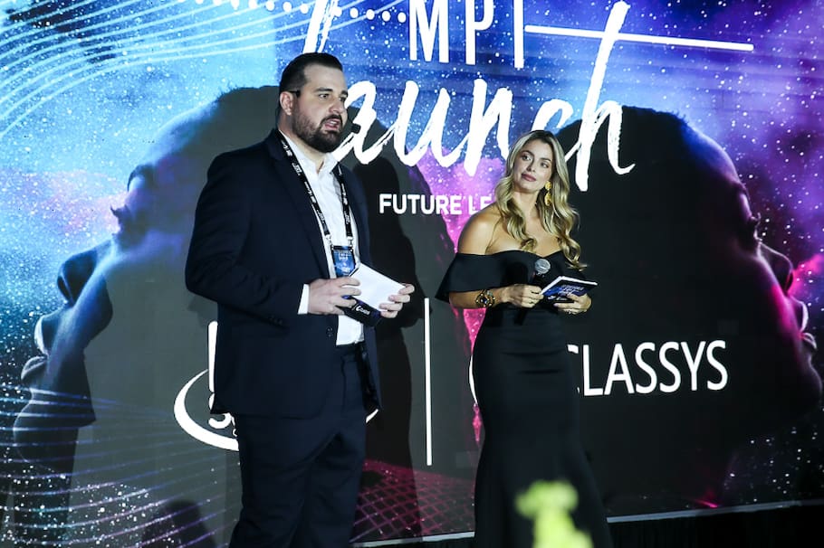 Vinicius Guerreiro y Cristina Hurtado durante el lanzamiento del Ultraformer MPT.