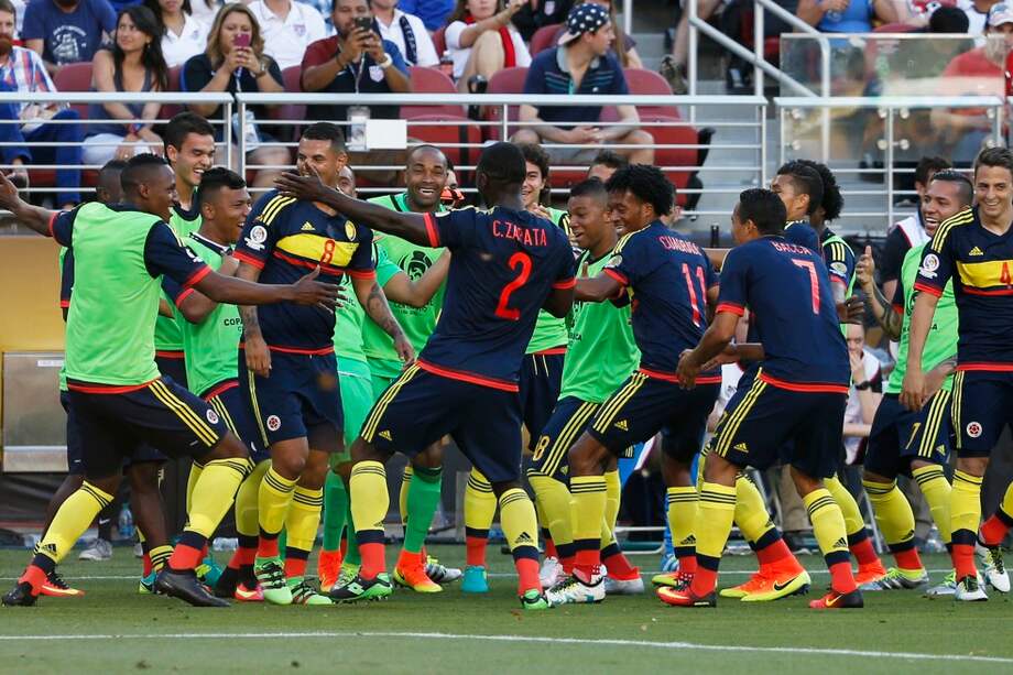 Los jugadores de Colombia esperan celebrar hoy, contra Paraguay, como lo hicieron contra Estados Unidos. / Efe
