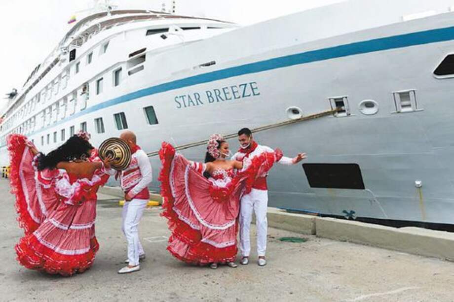 Star Breeze, de la línea Windstar Cruises, fue el primer crucero que arribó a Colombia luego de la reactivación.