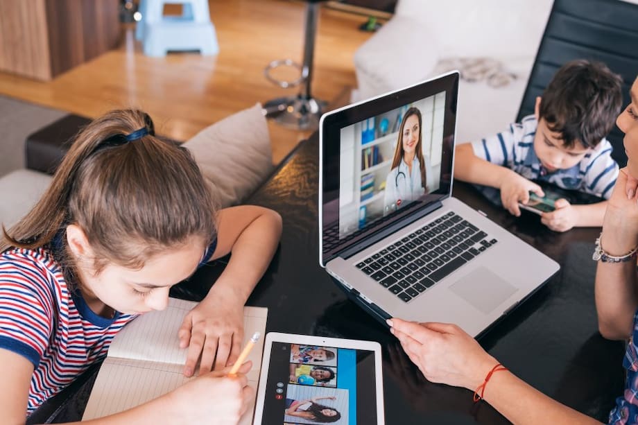 Es importante que en las pausas activas se incluya a los niños. En ellos, es aún más necesaria la actividad física y menor tiempo frente a las pantallas.