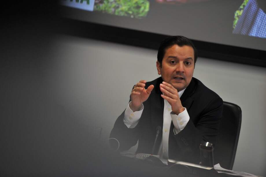 Andrés Torres, El Espectador / David Luna, ministro de las TIC.