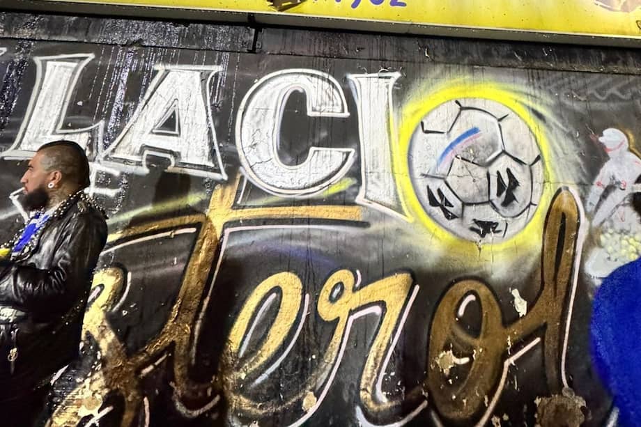 Fachada del Palacio del Colesterol, costado norte de El Campín, durante su última noche de apertura al público.