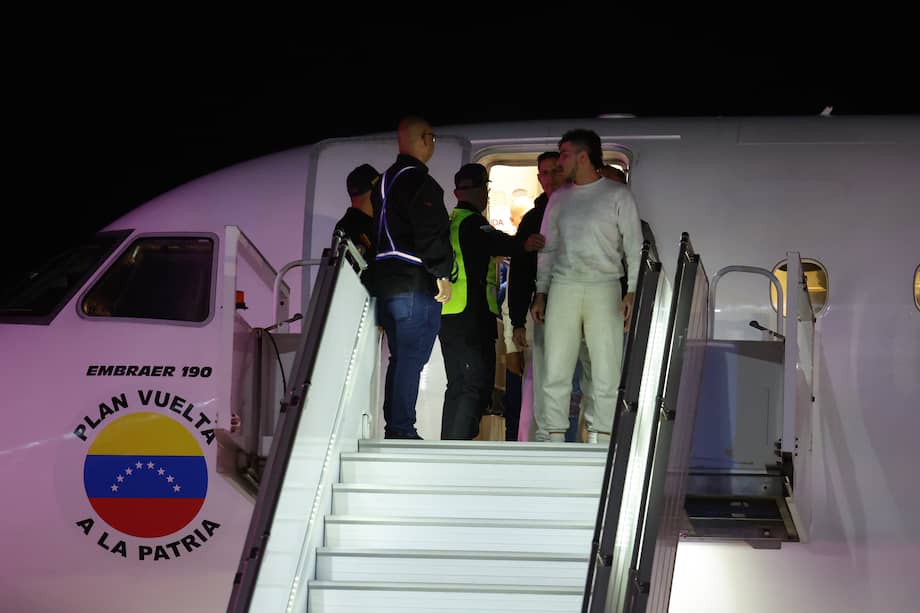 En total, en febrero llegaron a Venezuela tres vuelos, con unos 370 pasajeros, procedentes directamente de Estados Unidos o de su base naval en la bahía de Guantánamo, Cuba.