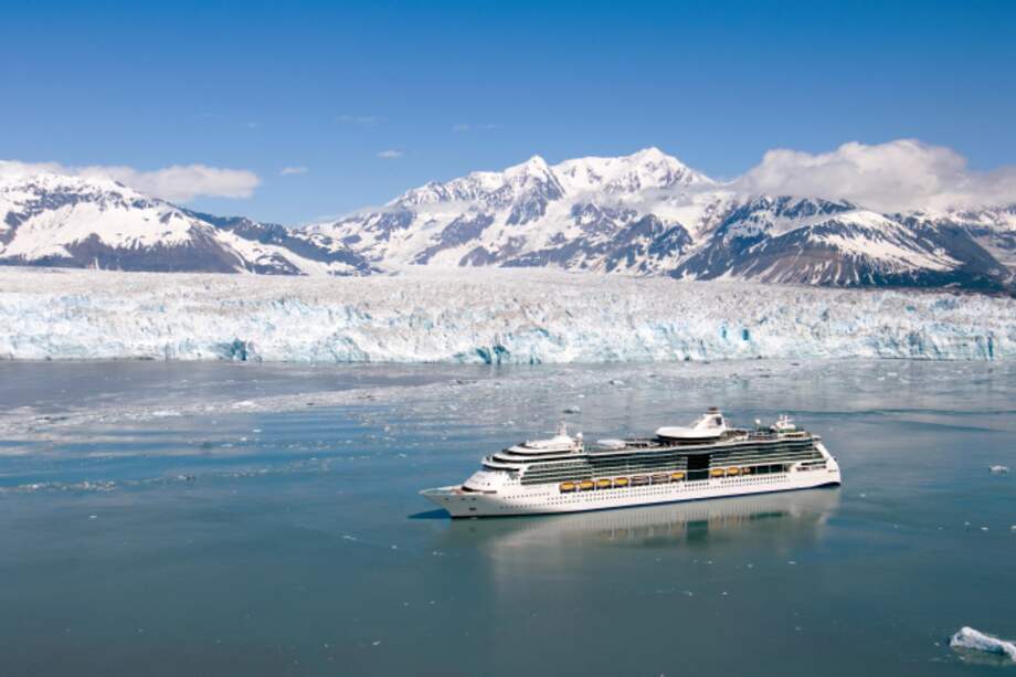 Royal Caribbean ha revelado sus nuevas escapadas para el verano de 2027 para que los viajeros experimenten las maravillas de Alaska.