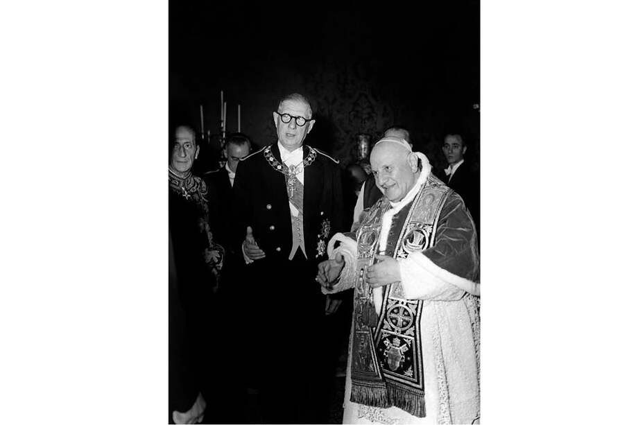 El papa Juan XXIII cuando recibió en el Vaticano al presidente francés Charles de Gaulle en 1959. / AFP