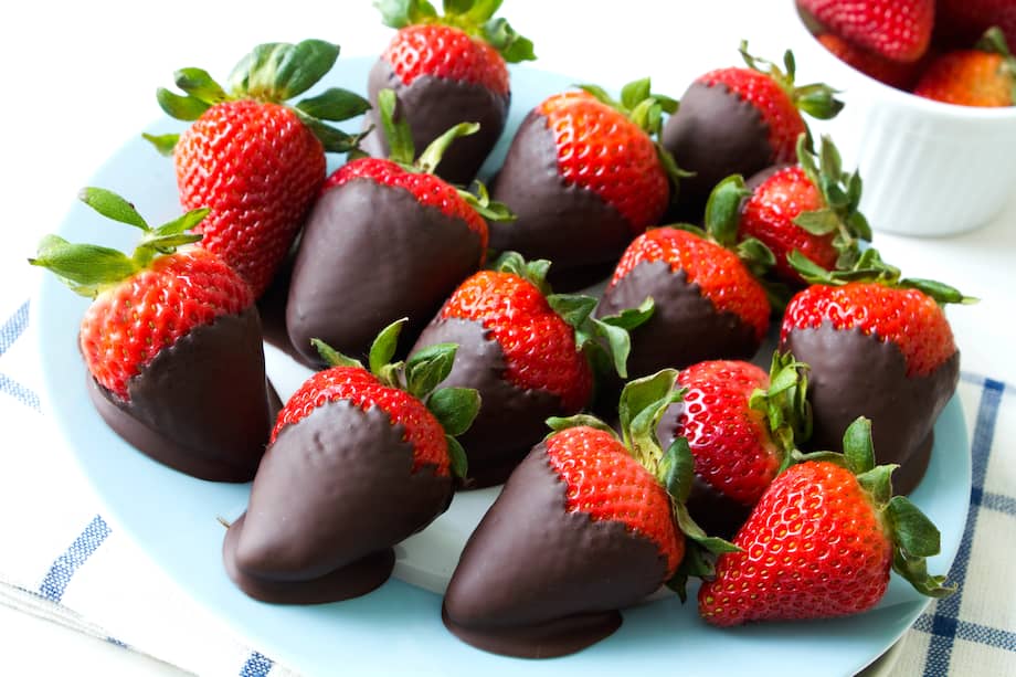 Fresas con chocolate: esta es la forma correcta de derretir y poner el chocolate