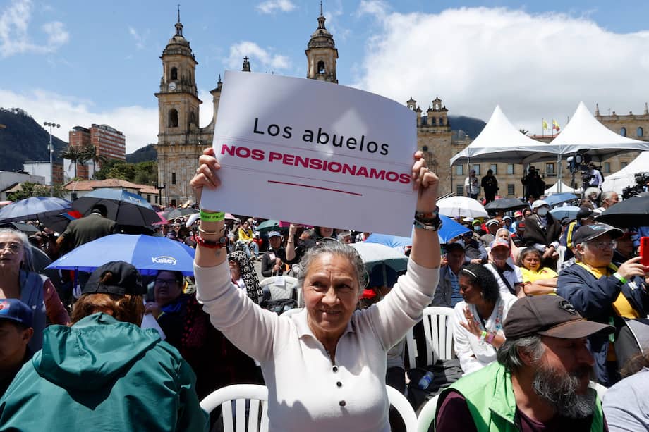 Imagen del evento público de sanción presidencial de la reforma pensional, en 2024.