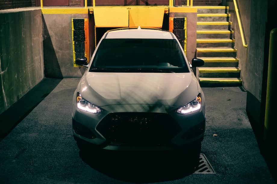 Elementos como la amplitud del lugar, la circulación de aire y las medidas de resguardo ante posibles riesgos resultan determinantes, y su descuido puede ocasionar perjuicios materiales o generar inconvenientes para el dueño del vehículo.