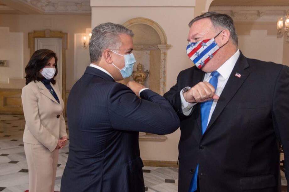 El presidente Iván Duque Márquez saluda a Mike Pompeo, secretario de Estado de los Estados Unidos.