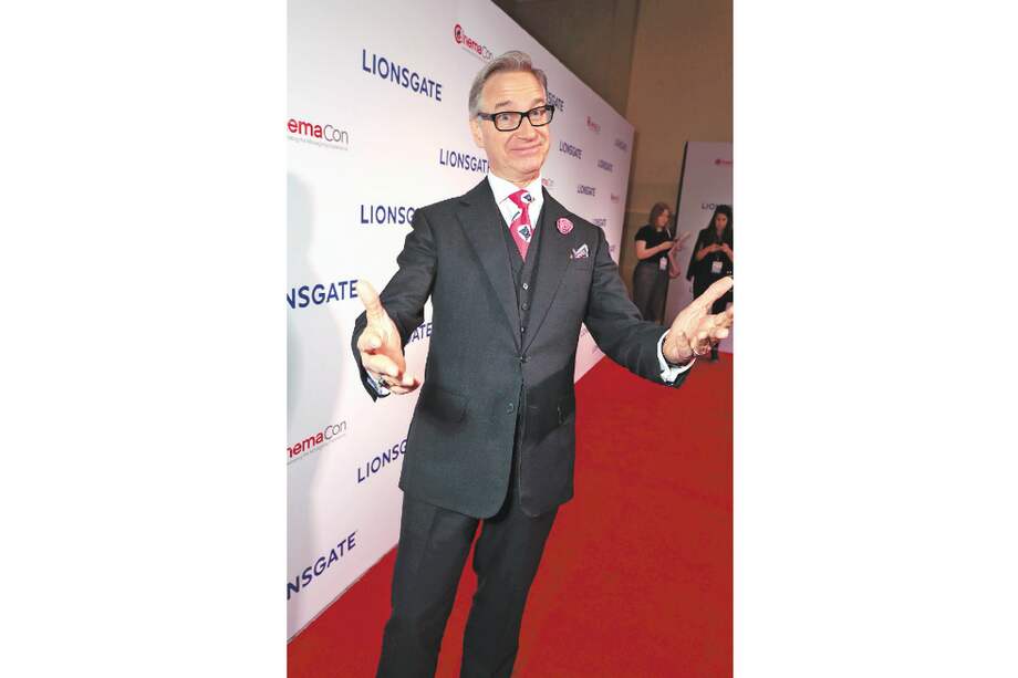 Anna Kendrick interpreta a Stephanie y Blake Lively a Emily, a quien le pide el “pequeño favor” de recoger a su hijo a la salida del colegio. Pero Emily no regresa. / Cortesía