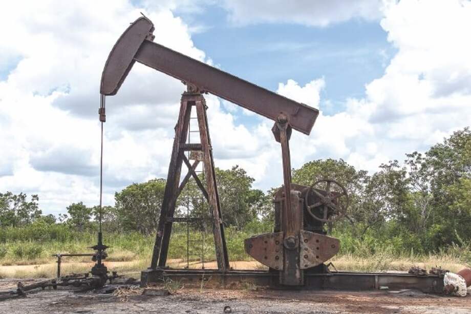 El país vecino ha sufrido apagones en el último mes que interrumpen la producción de crudo. / Bloomberg