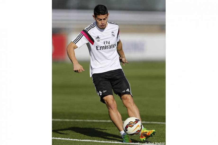 James Rodríguez, en las prácticas con el Real Madrid.//AFP