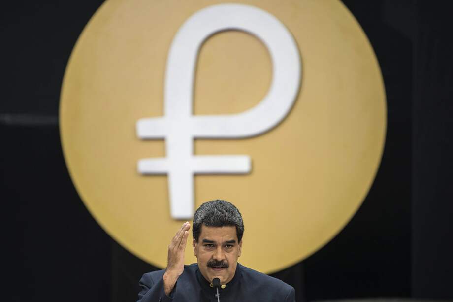 El petro se introdujo como una forma de navegar por las sanciones estadounidenses a Venezuela. / Bloomberg