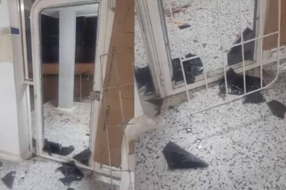 El puesto de salud en Los Venados, Valledupar, tuvo daños en puertas y ventanas tras ser atacado con piedras por familiares de un paciente que requería atención médica.
