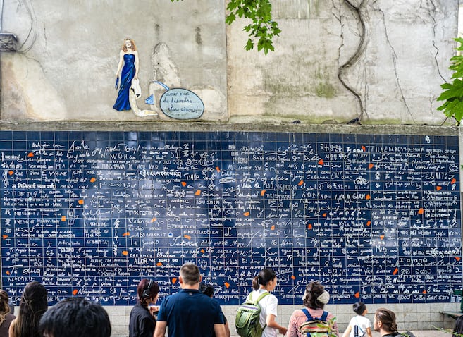 El muro de los "te amo": una parada para enamorarse de París