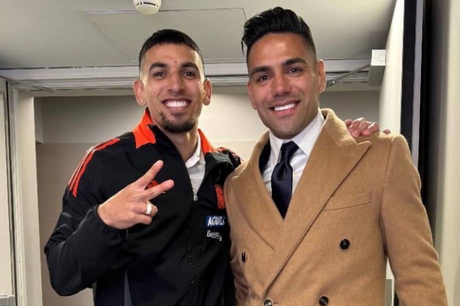 Falcao junto a Daniel Muñoz en el partido de Colombia vs. Rumania