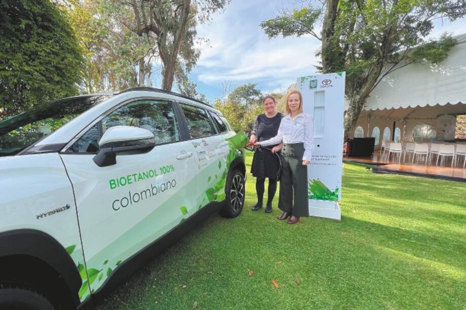 Alexandra Pfeil-Schneider, vicepresidenta de planeación corporativa de ATC, y Claudia Ximena Calero, presidenta de Asocaña.