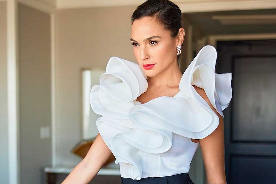 Gal Gadot en la red carpet de los Critics Choice Awards