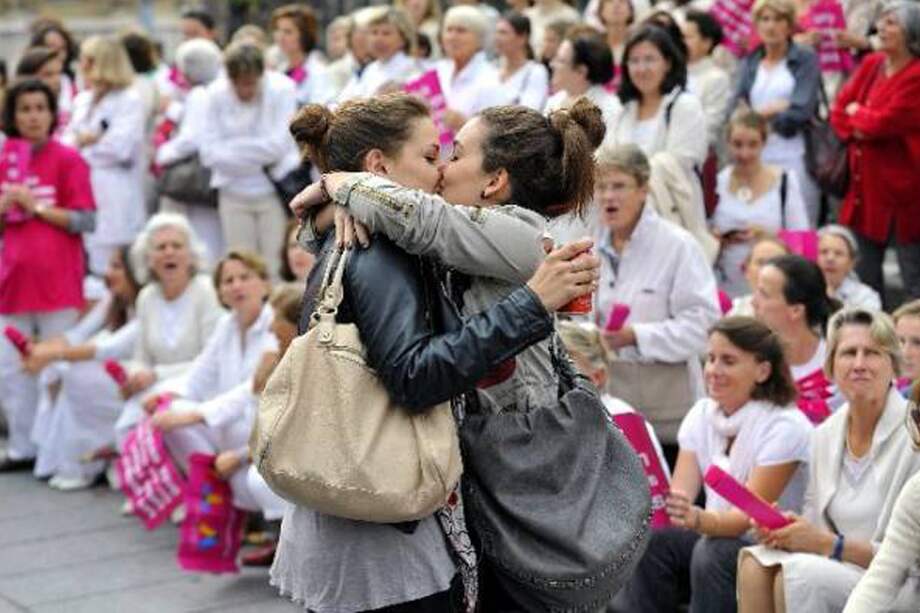 Francia aprueba el matrimonio homosexual