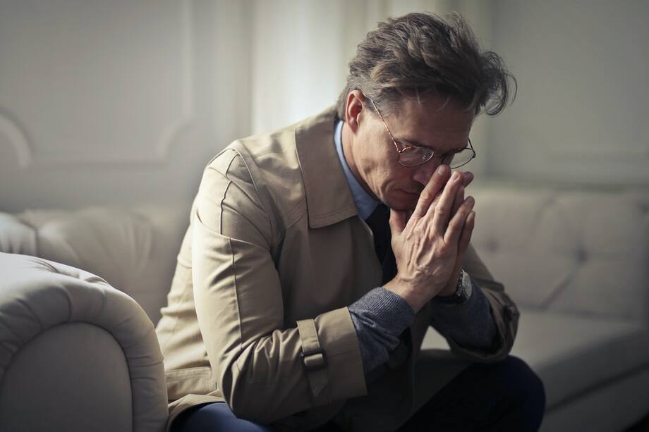 Para la columnista, "cuando escogemos a alguien para depositar nuestra confianza, y esperamos algo de vuelta, es cuando se dan
las grandes desilusiones y dolores”.