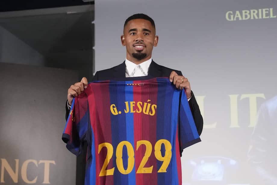 El delantero brasileño de 29 años, Gabriel Jesús, fue presentado como nuevo jugador del FC Barcelona para los tres próximos años.