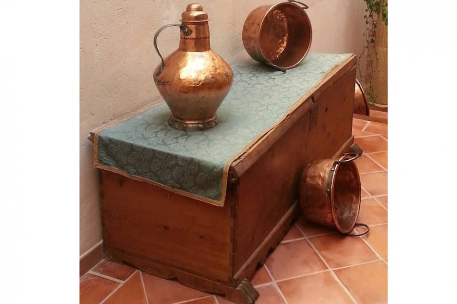 Hombre muere asfixiado al quedarse atrapado en un baúl de la casa de su amante