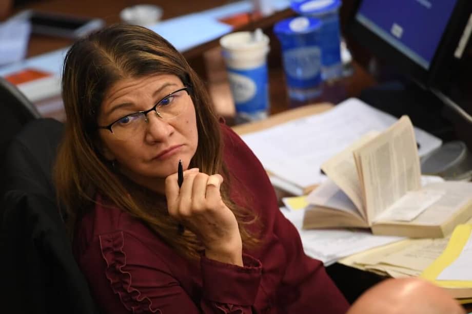 La versión de la senadora y excombatiente Sandra Ramírez sobre algunos crímenes de la guerrilla carece de lógica y es una afrenta más a las víctimas. / Foto: Gustavo Torrijos - El Espectador