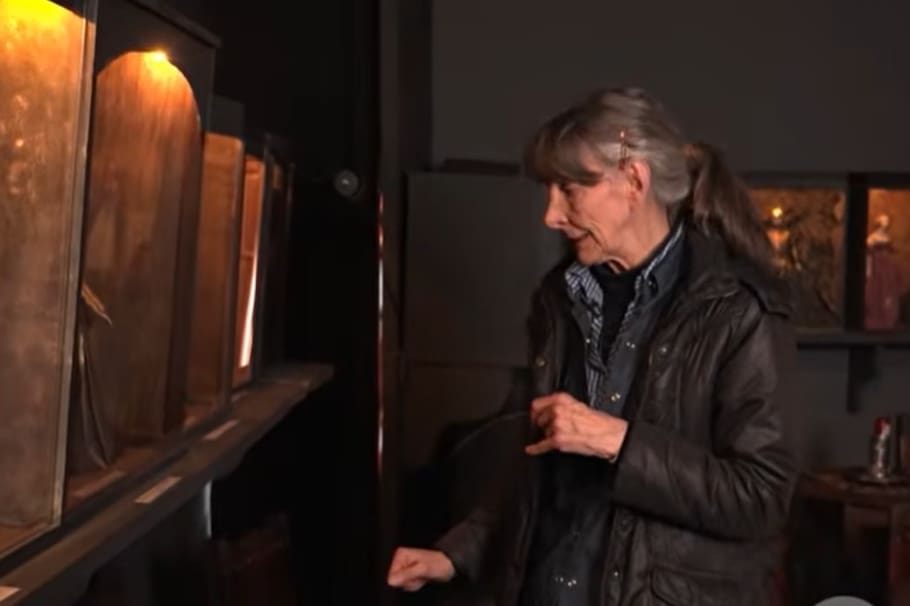 La artista, recordada por su participación en ‘La casa de las dos palmas’, reveló que está a punto de perder un museo–bar cultural que fundó hace más de tres décadas.