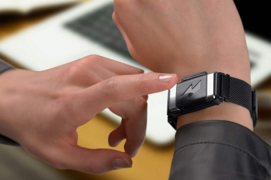 Pavlok también se puede programar para ayudar a dejar de fumar. / Foto tomada de buy.pavlok.com