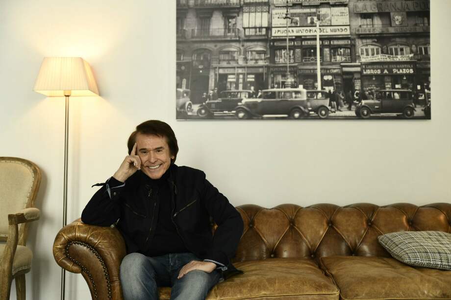 Raphael volverá a recorrer el mundo para presentar su nuevo trabajo musical, "RESinphónico". / Oscar del Pozo - Europa Press