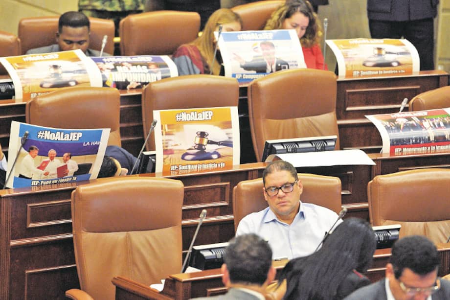 El proyecto de ley de procedimiento de la JEP ya fue avalado por la Cámara de Representantes. / Gustavo Torrijos - El Espectador