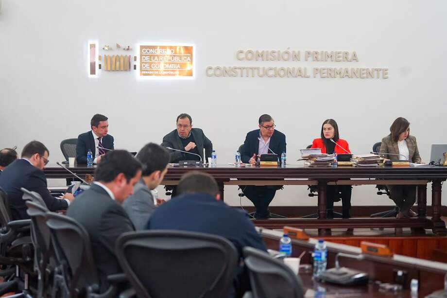 Comisión Primera de Senado, donde inicia el trámite del proyecto de contrarreforma a la salud planteado por la oposición.