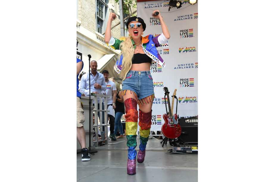 En la conmemoración del aniversario número 50 de los disturbios de Stonewall, Lady Gaga expresó: "Realmente espero que celebren cada pulgada de quienes son hoy". / AFP