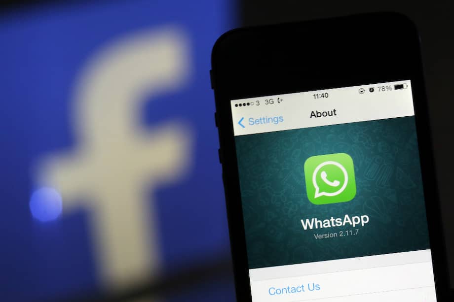 Los mensajes falsos en WhatsApp han provocado aumento de linchamientos en India. / AFP