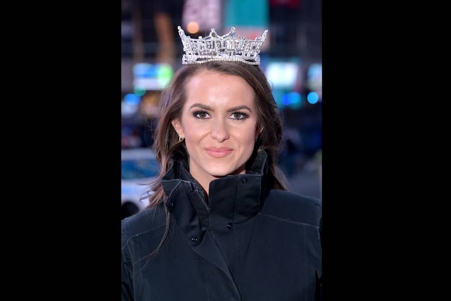 Camille Schrier, una bioquímica de Virginia, fue coronada como nueva Miss America tras hacer un experimento científico en la prueba de talentos. / AFP