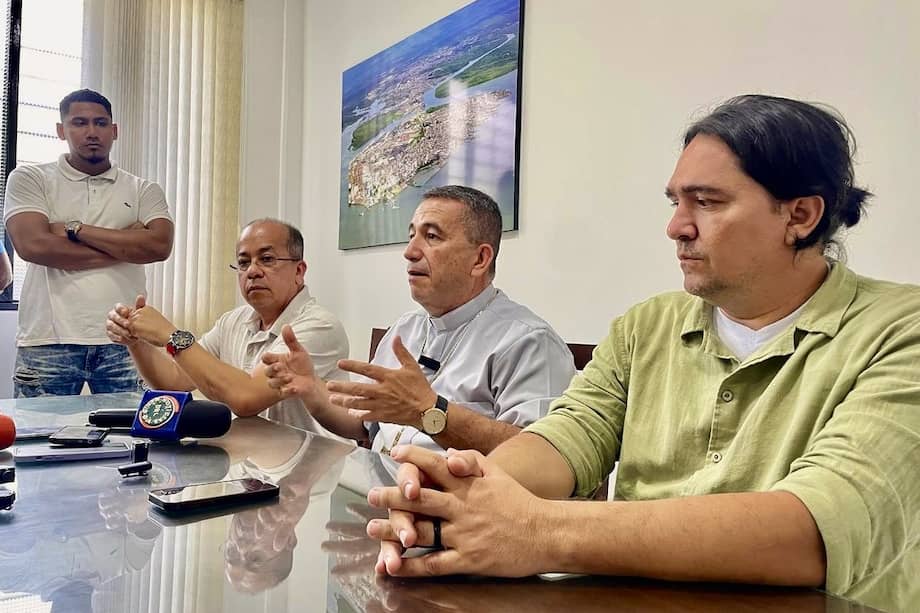 Los delegados de las bandas de Buenaventura y el Gobierno se reunieron el miércoles 14 de mayo.