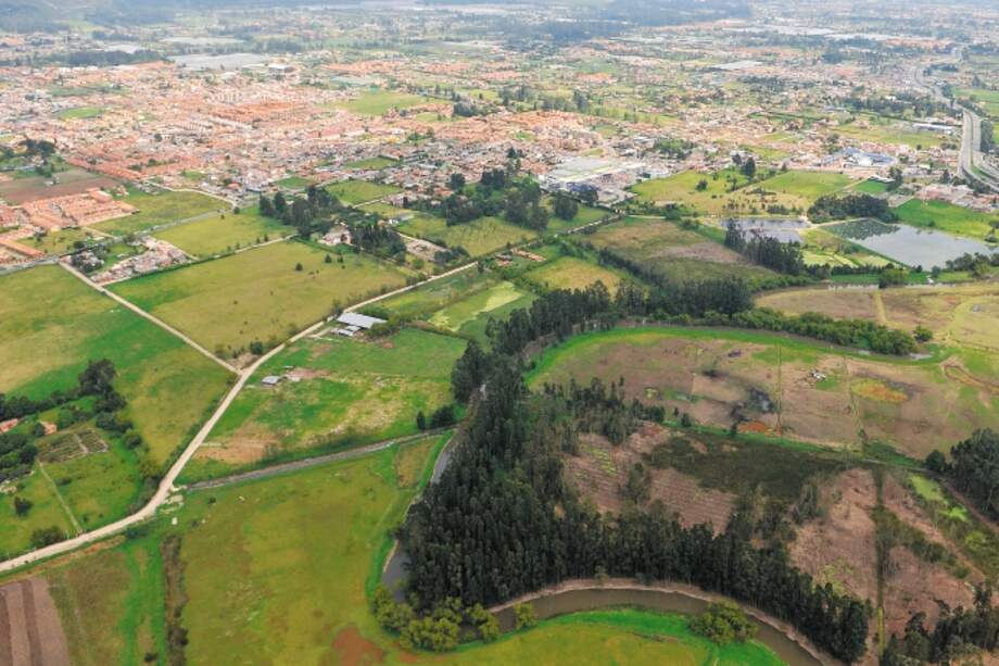 Las medidas cautelares fueron puestas sobre tres de los 34 polígonos de Lagos de Torca. /Archivo El Espectador