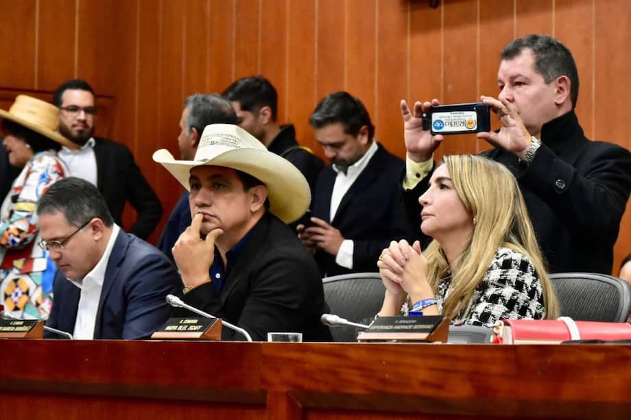 Honorio Henríquez, Alirio Barrera y Nadia Blel respaldan hundimiento de reforma a la salud.