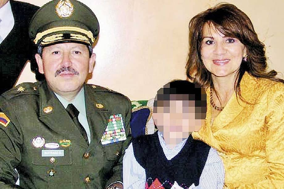 El general (r) Flavio Buitrago junto a su esposa Elba Alieth Pulido. / Archivo particular