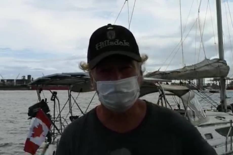 Gilles Hamel, capitán del velero "Exception", embarcación que quedó a la deriva en aguas colombianas. / Captura video Armada